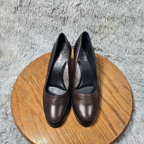 Umberto Raffini Womens Size 8-9/ 9.8 Inch Black Leather Slip On Pumps Shoes READ - Picture 2 of 9
